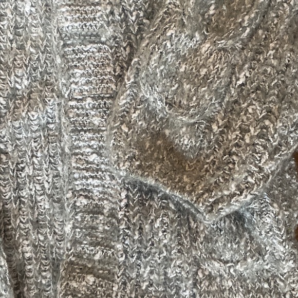 Abercrombie & Fitch Gray Puffed Sleeve Cable Cardigan Small - Picture 5 of 5